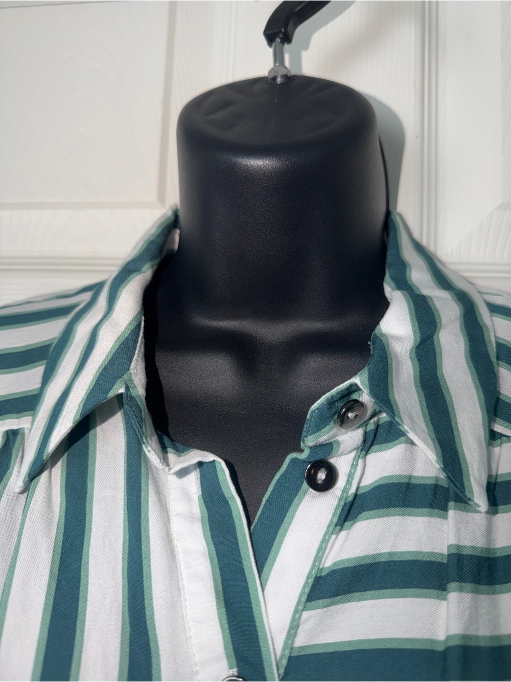 Maeve Anthropologie Silky Striped Button down Shirt Green Pattern - Picture 4 of 7